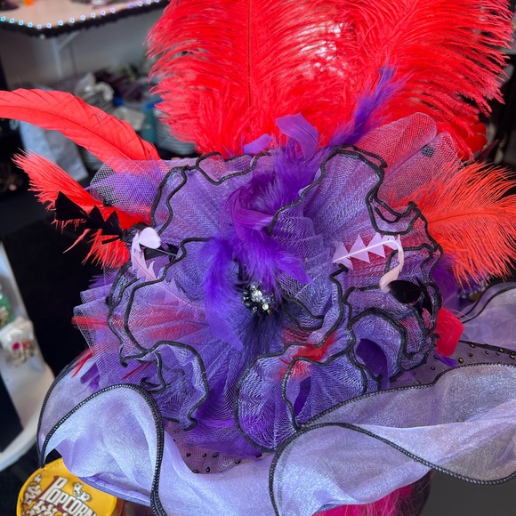 Heartbeat derby hat